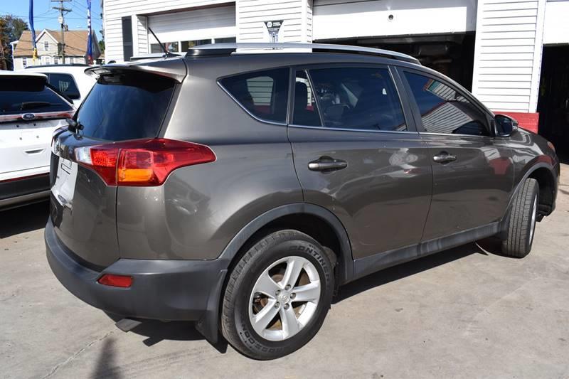 2014 Toyota RAV4 XLE photo