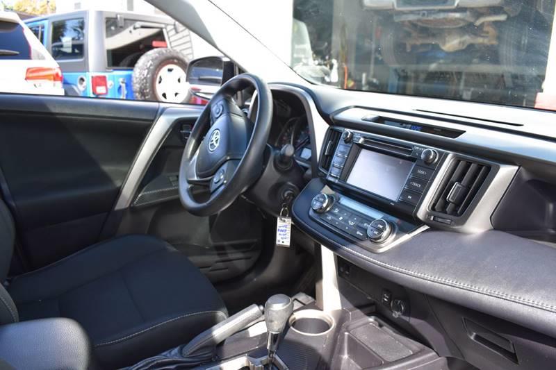 2014 Toyota RAV4 XLE photo