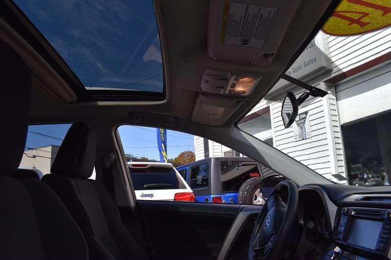 2014 Toyota RAV4 XLE photo