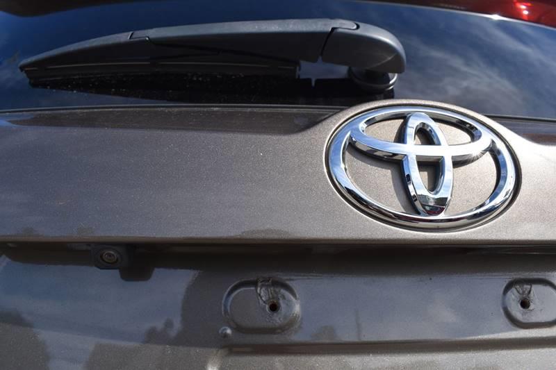 2014 Toyota RAV4 XLE photo