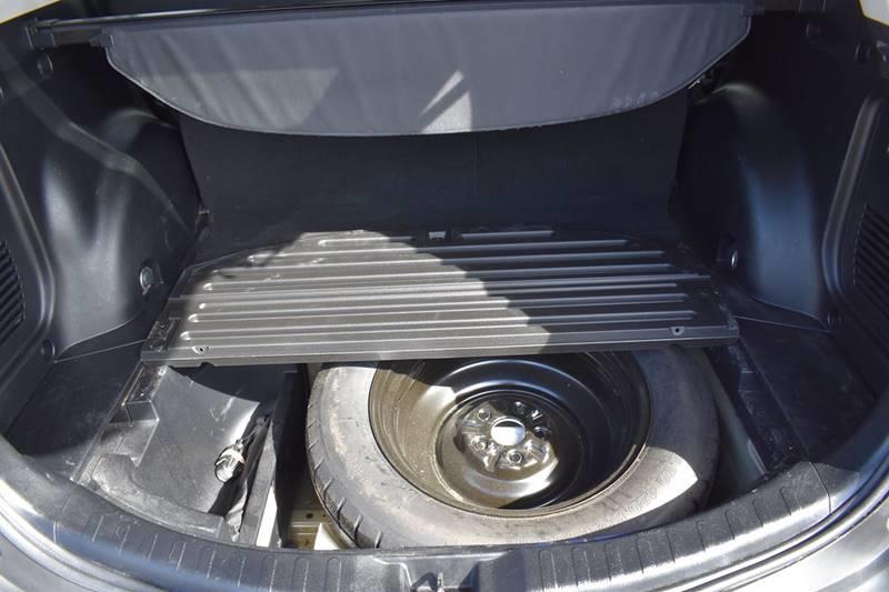 2014 Toyota RAV4 XLE photo