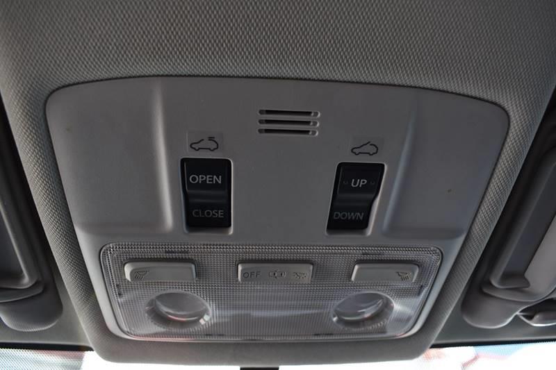 2014 Toyota RAV4 XLE photo