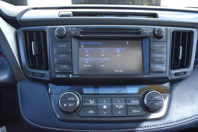 2014 Toyota RAV4 XLE photo
