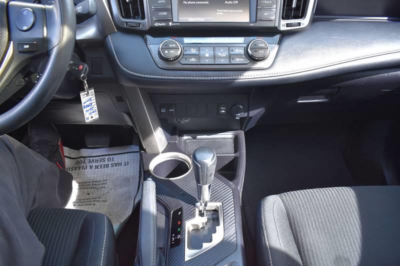2014 Toyota RAV4 XLE photo