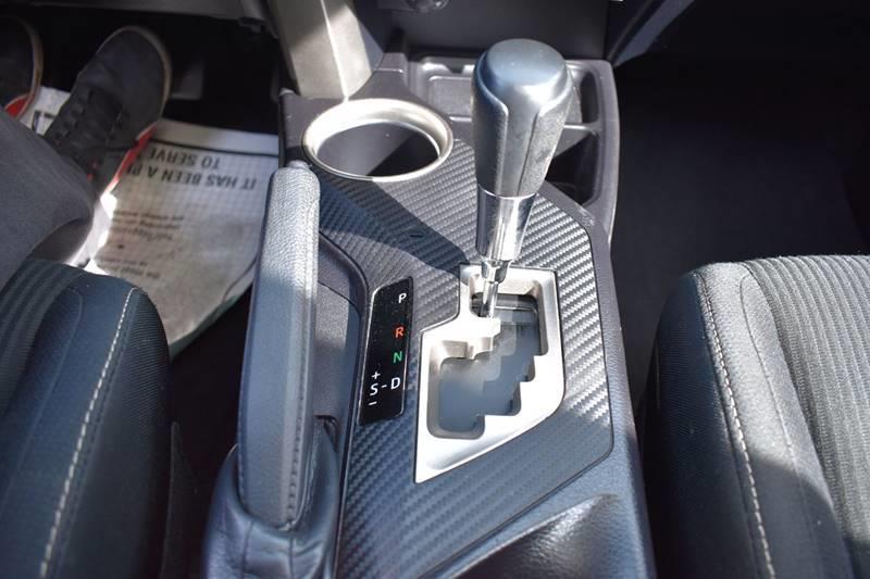 2014 Toyota RAV4 XLE photo