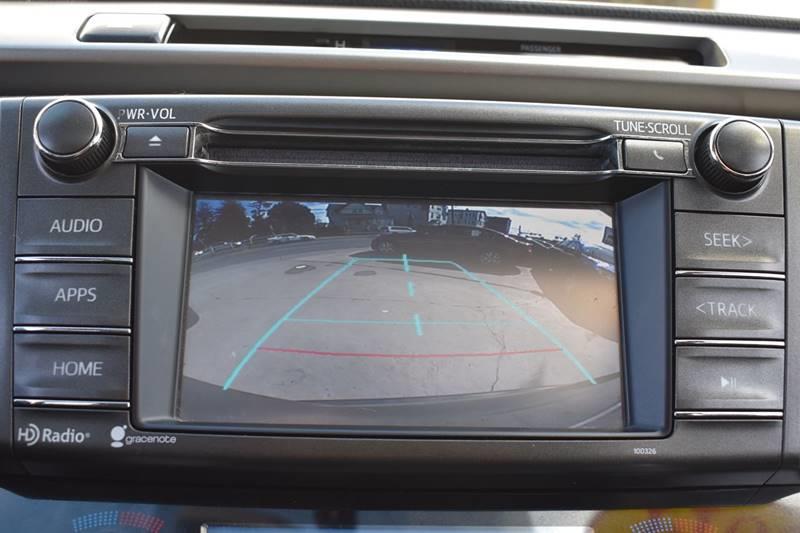 2014 Toyota RAV4 XLE photo
