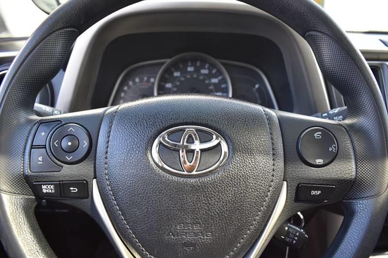 2014 Toyota RAV4 XLE photo