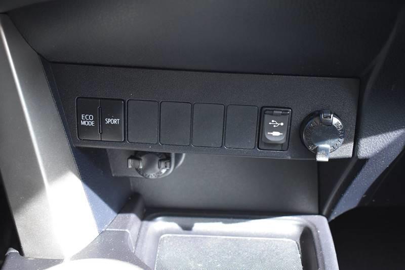 2014 Toyota RAV4 XLE photo