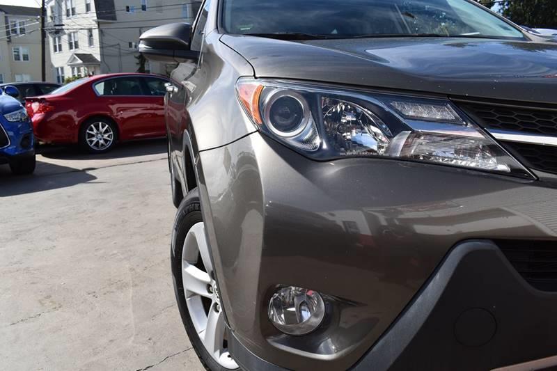 2014 Toyota RAV4 XLE photo