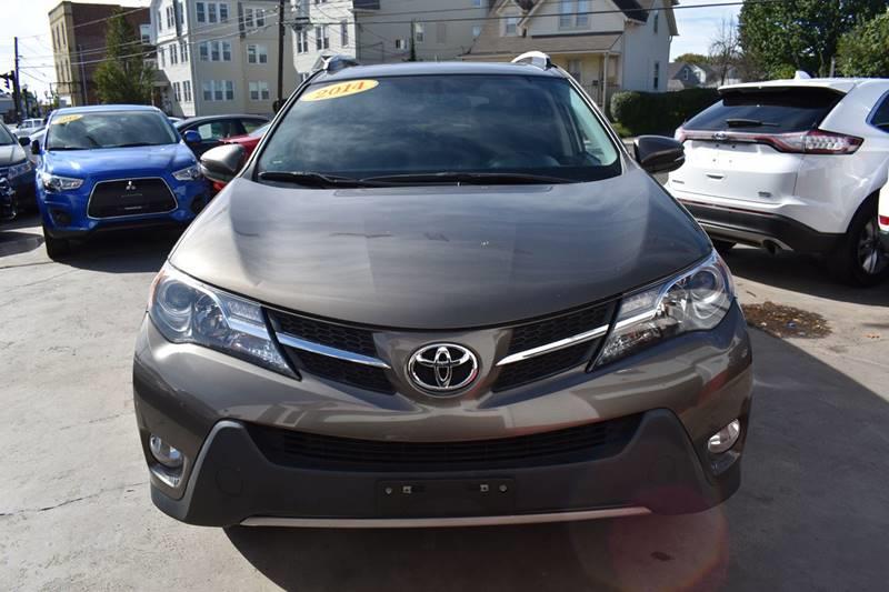 2014 Toyota RAV4 XLE photo
