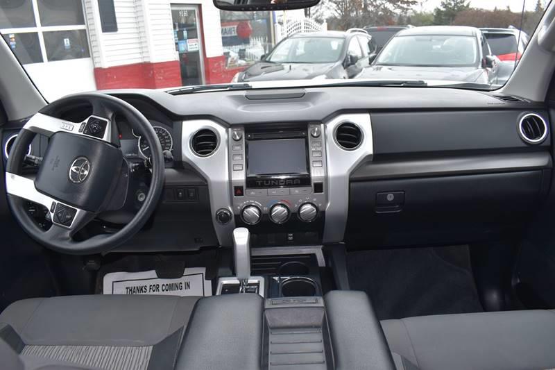 2014 Toyota Tundra SR5 photo