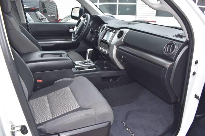 2014 Toyota Tundra SR5 photo