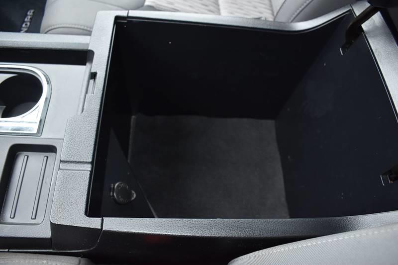 2014 Toyota Tundra SR5 photo