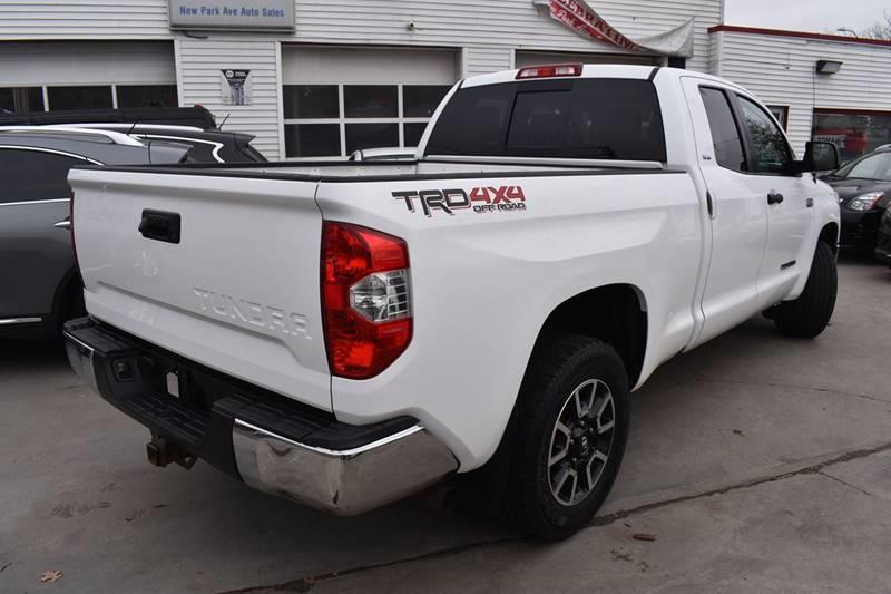 2014 Toyota Tundra SR5 photo
