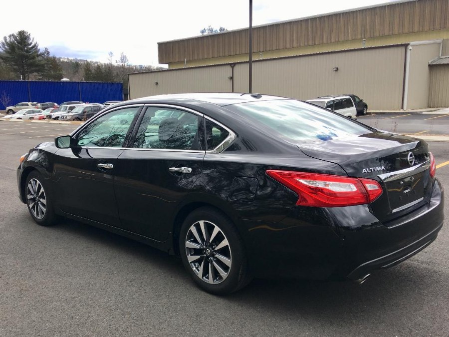2017 Nissan Altima 2.5 SV Sedan photo