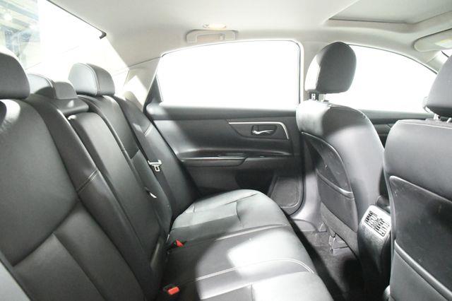 2016 Nissan Altima 2.5 SL w/ Nav & Blind Spot photo