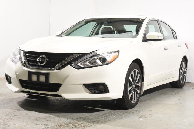 2016 Nissan Altima 2.5 SL w/ Nav & Blind Spot photo