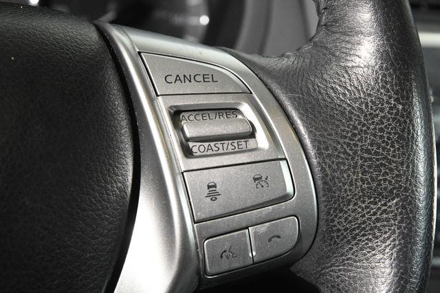 2016 Nissan Altima 2.5 SL w/ Nav & Blind Spot photo