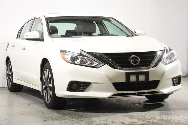 2016 Nissan Altima 2.5 SL w/ Nav & Blind Spot photo