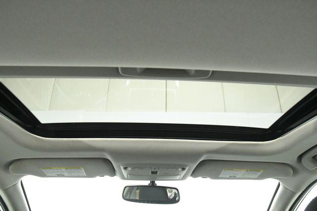 2016 Nissan Altima 2.5 SL w/ Nav & Blind Spot photo
