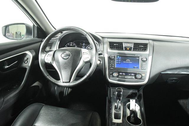 2016 Nissan Altima 2.5 SL w/ Nav & Blind Spot photo