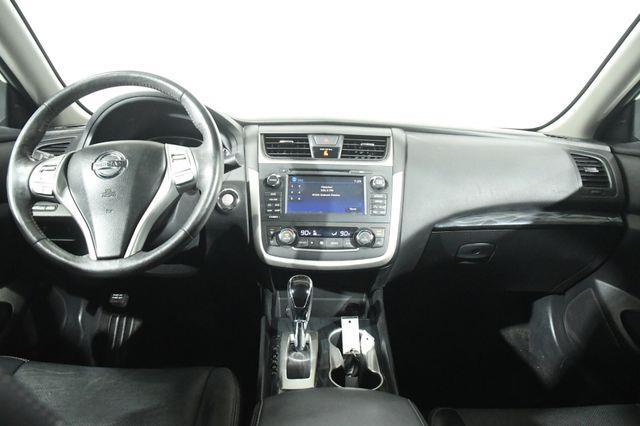 2016 Nissan Altima 2.5 SL w/ Nav & Blind Spot photo
