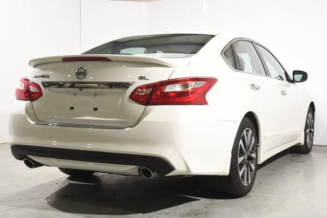 2016 Nissan Altima 2.5 SL w/ Nav & Blind Spot photo