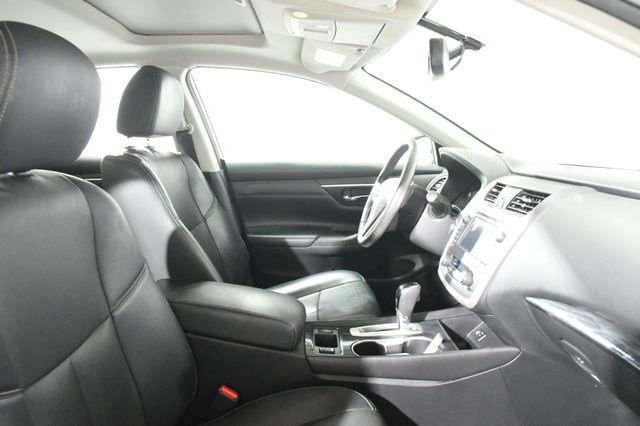 2016 Nissan Altima 2.5 SL w/ Nav & Blind Spot photo