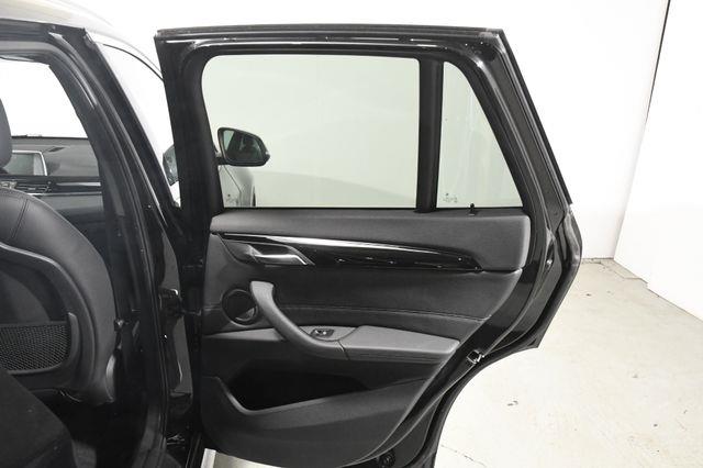 2016 BMW X1 xDrive28i X-Line photo