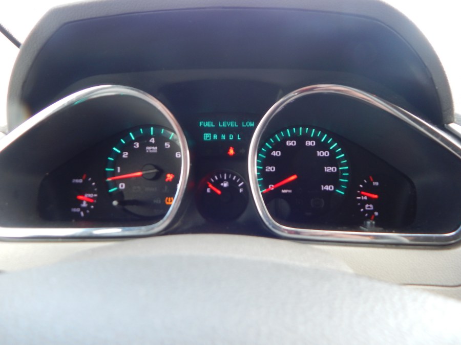 2010 Chevrolet Traverse LS photo