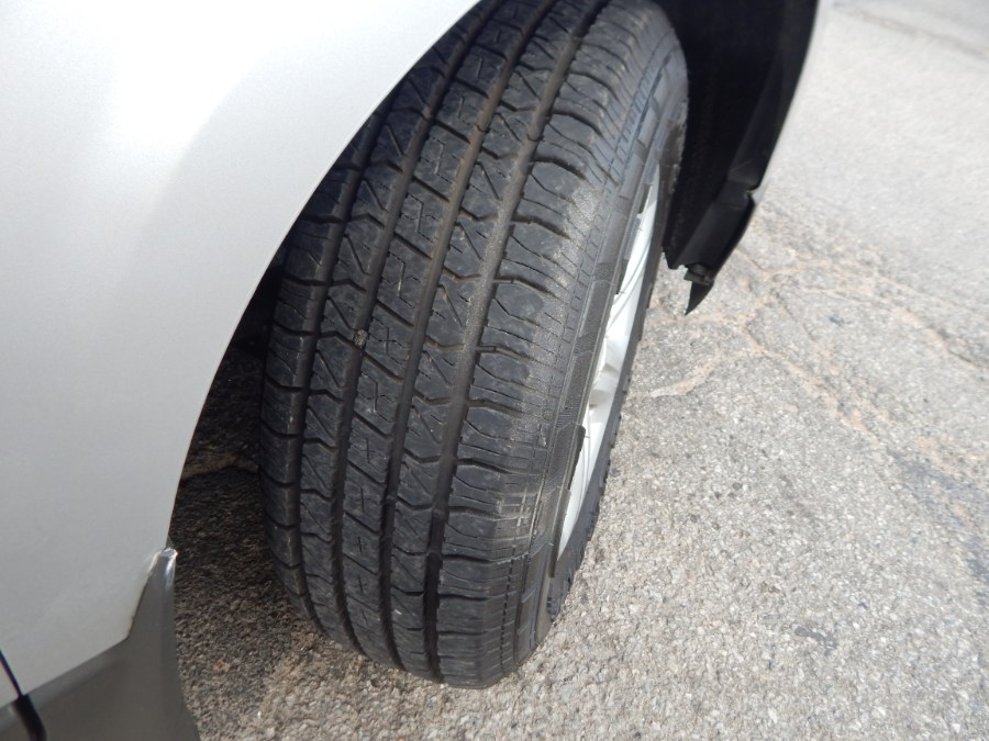 2010 Chevrolet Traverse LS photo
