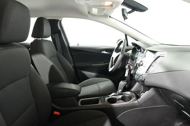 2017 Chevrolet Cruze LT photo