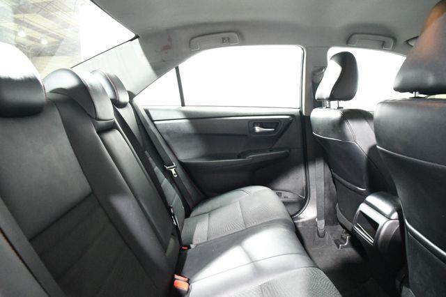 2016 Toyota Camry SE photo