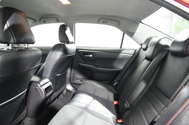 2016 Toyota Camry SE photo