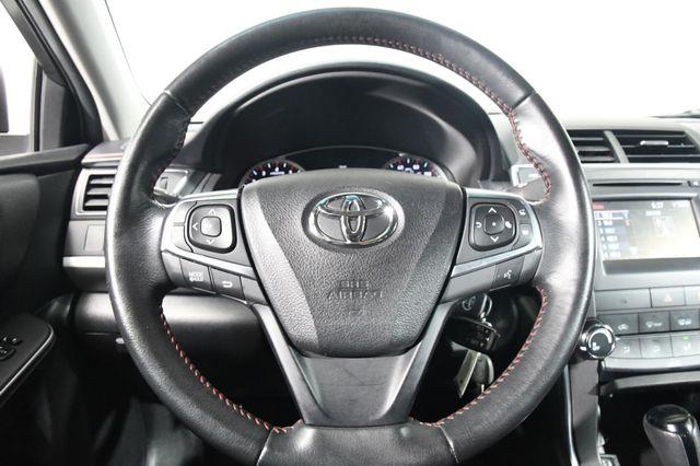 2016 Toyota Camry SE photo