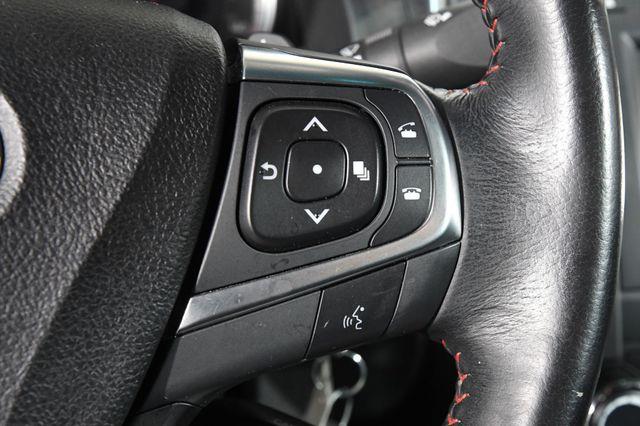 2016 Toyota Camry SE photo