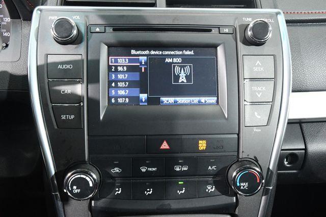 2016 Toyota Camry SE photo