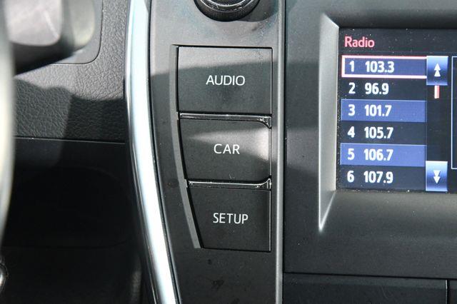 2016 Toyota Camry SE photo
