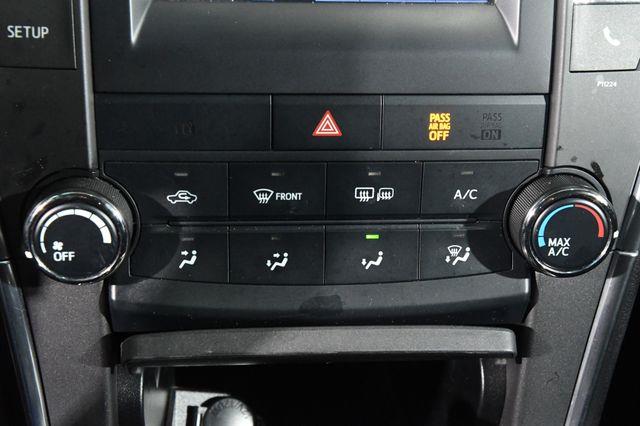 2016 Toyota Camry SE photo