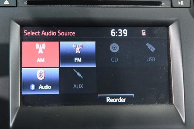 2016 Toyota Camry SE photo