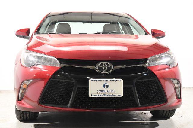 2016 Toyota Camry SE photo