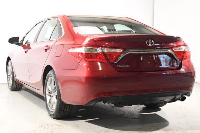 2016 Toyota Camry SE photo