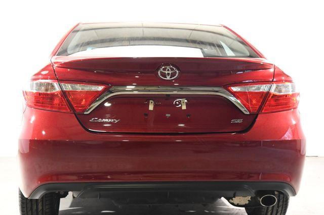 2016 Toyota Camry SE photo
