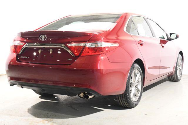 2016 Toyota Camry SE photo