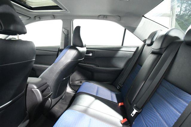 2016 Toyota Camry SE w/Special Edition Pkg photo