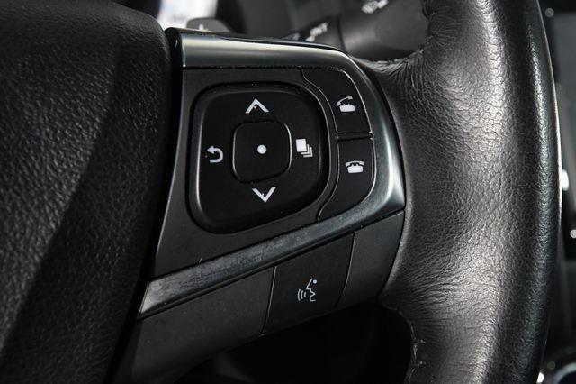2016 Toyota Camry SE w/Special Edition Pkg photo