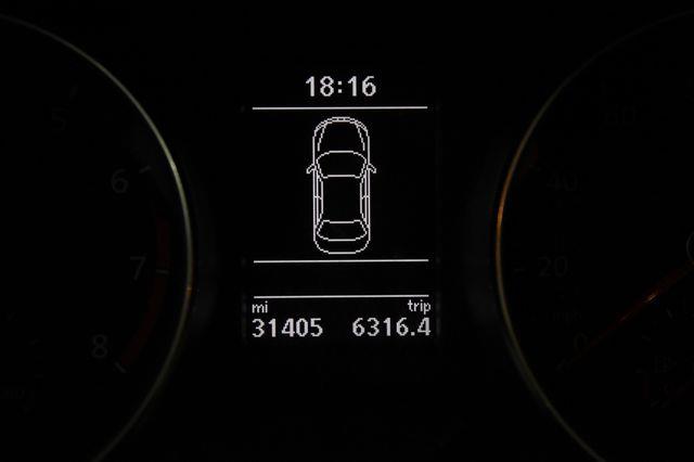 2016 Volkswagen Passat 1.8T R-Line photo