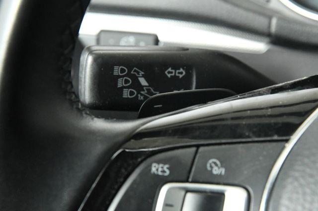 2016 Volkswagen Passat 1.8T R-Line photo