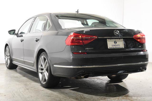 2016 Volkswagen Passat 1.8T R-Line photo