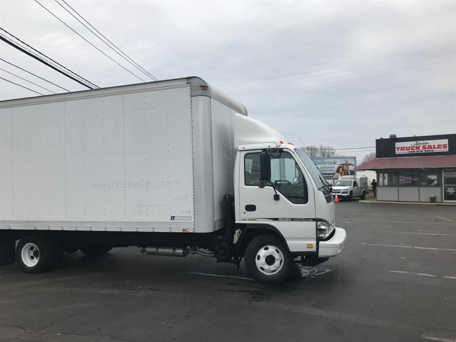 2007 Isuzu NPR Box truck photo